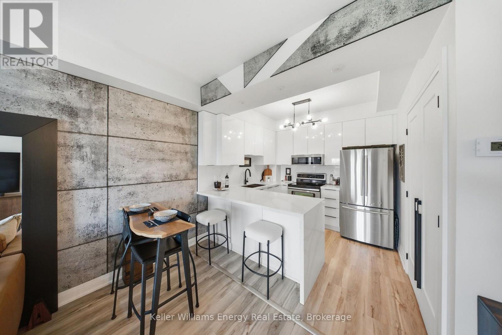 #308 395 LAKEBREEZE DRIVE - Image 13