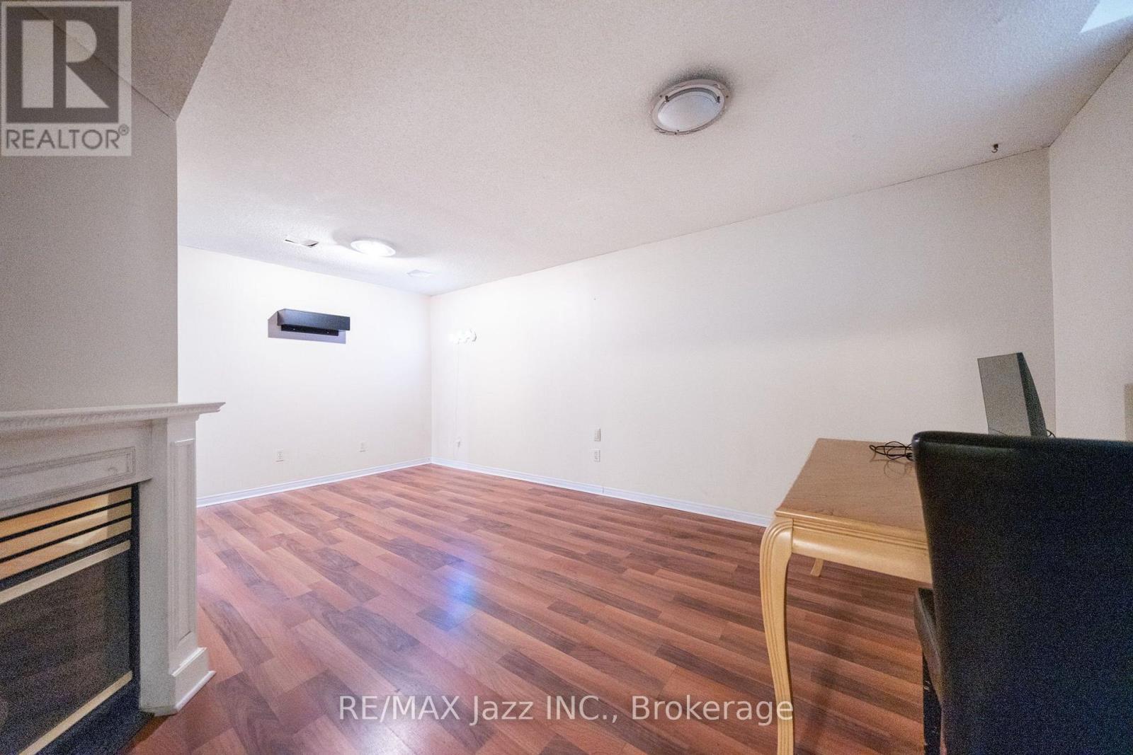 110 FREELAND AVENUE E - Image 40