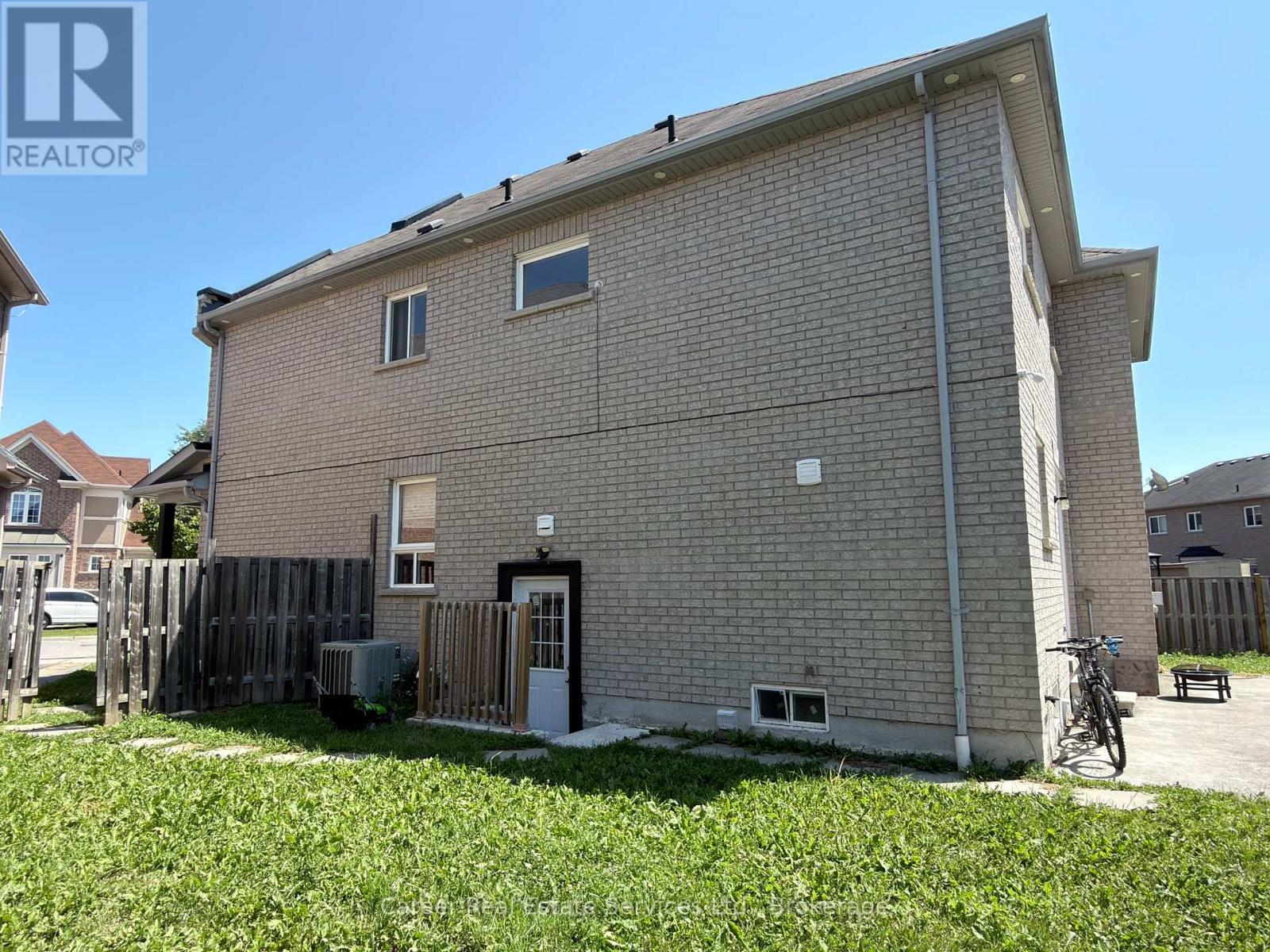 12 CRAGG CRESCENT - 2