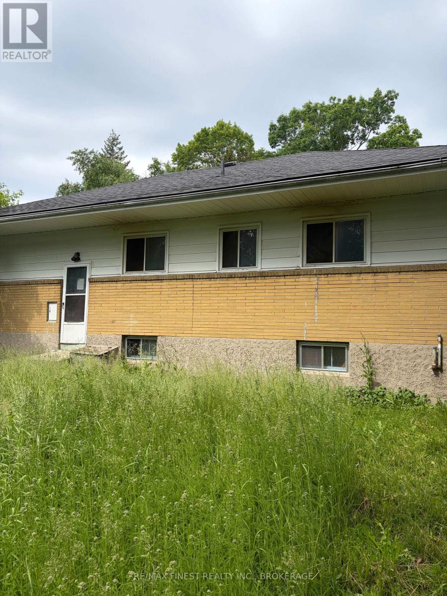 339 MOWAT AVENUE - 2