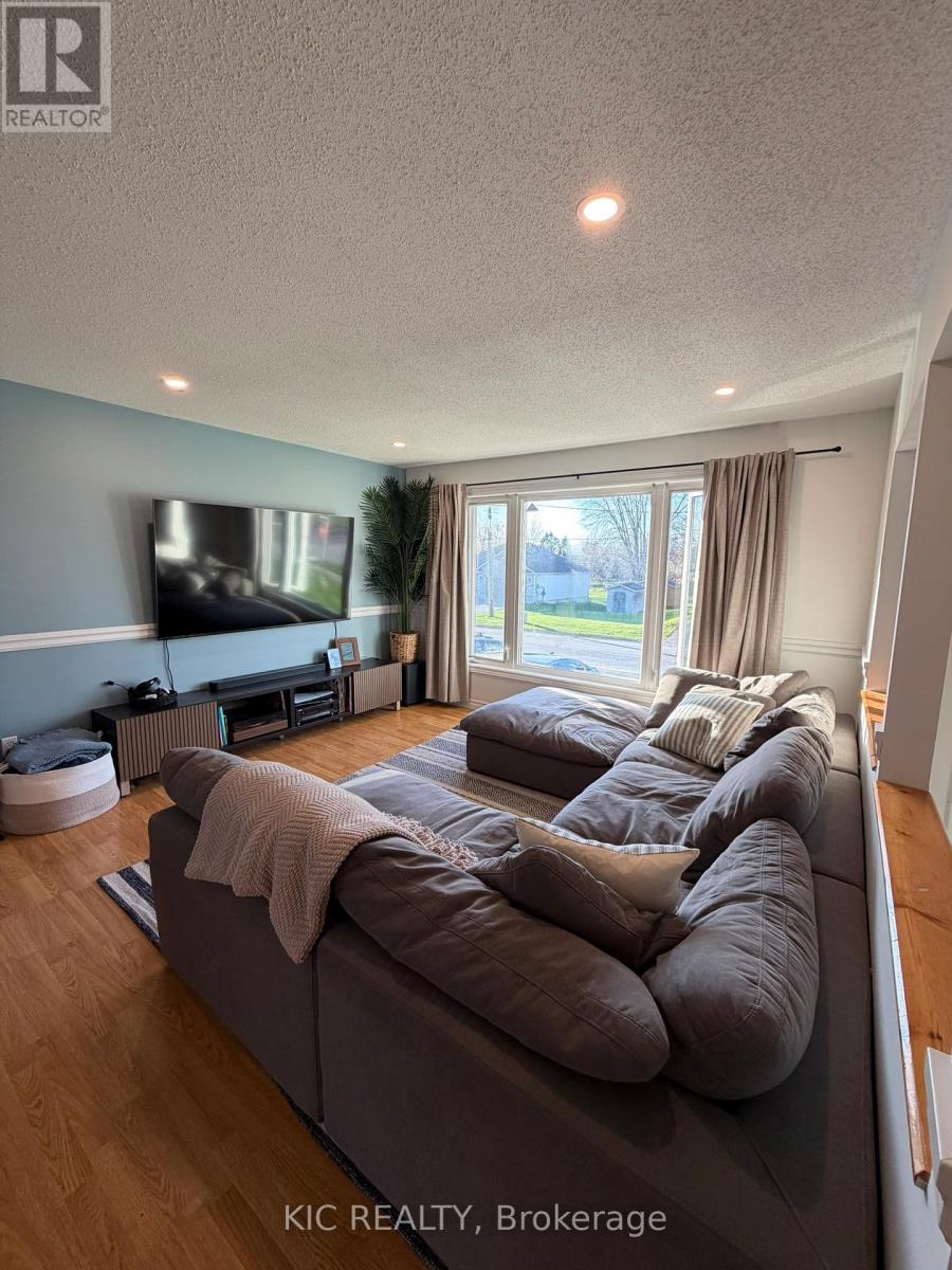3 CREEKSIDE DRIVE - 23