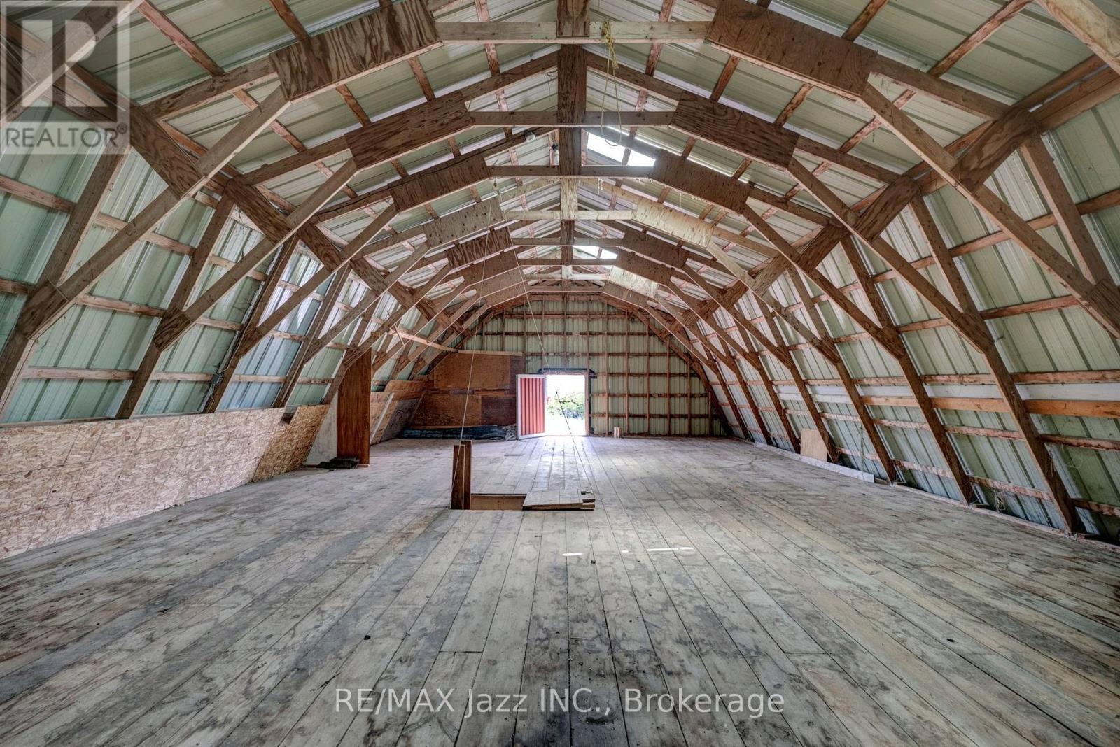 6300 6TH LINE - Image 36