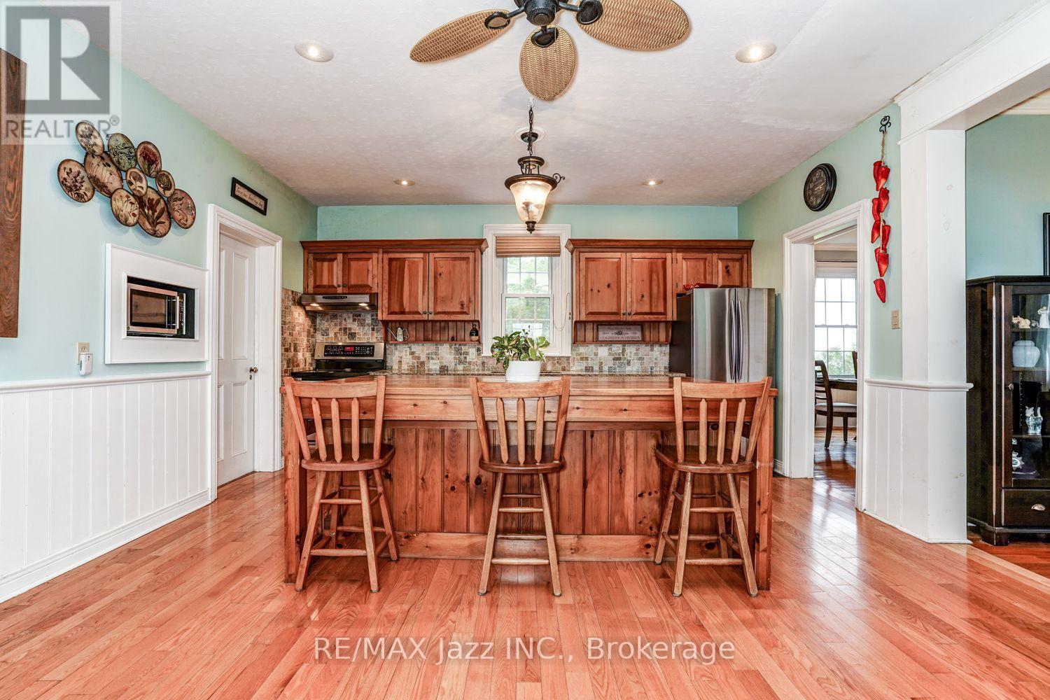 6300 6TH LINE - Image 7