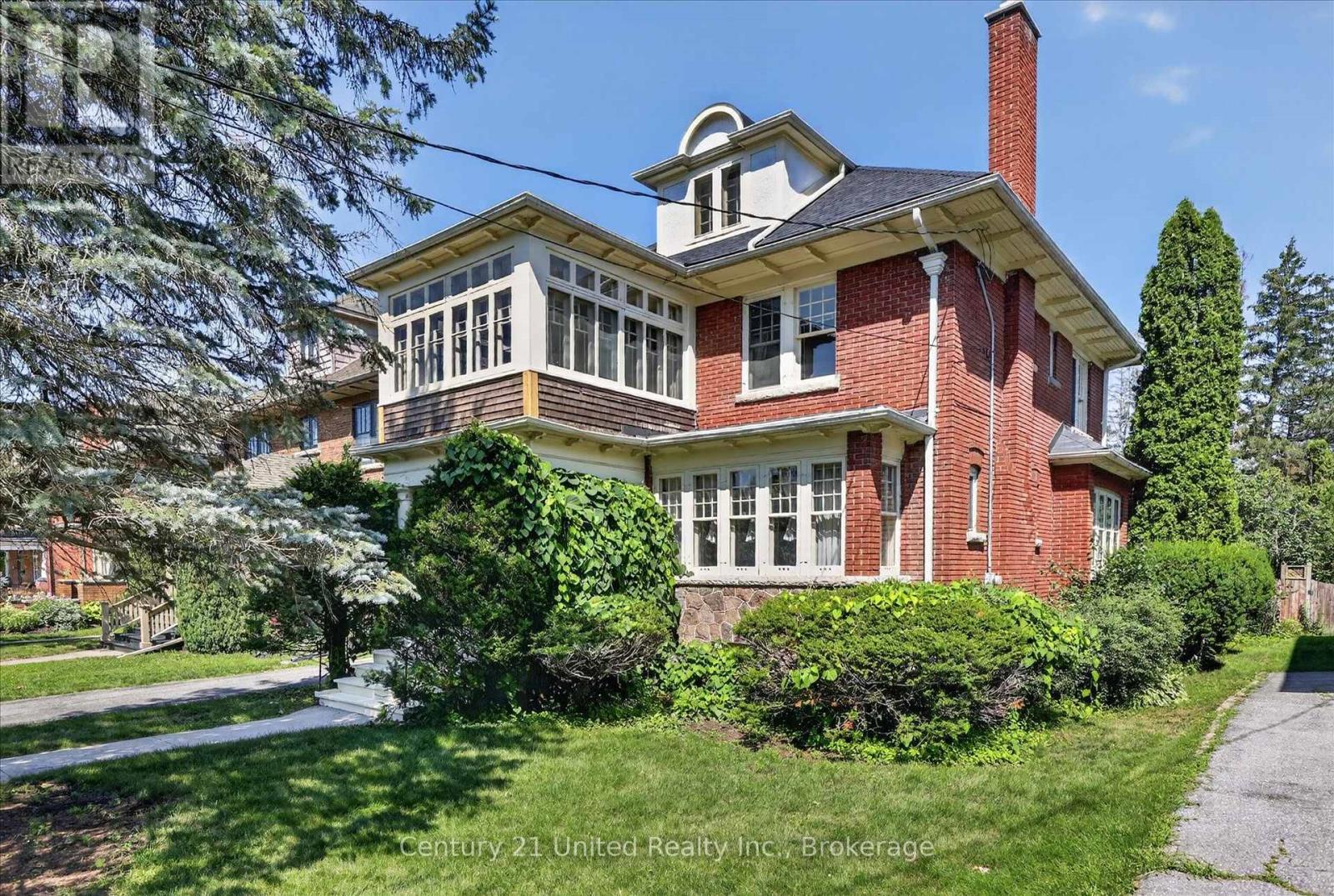 498 WELLER STREET - 1