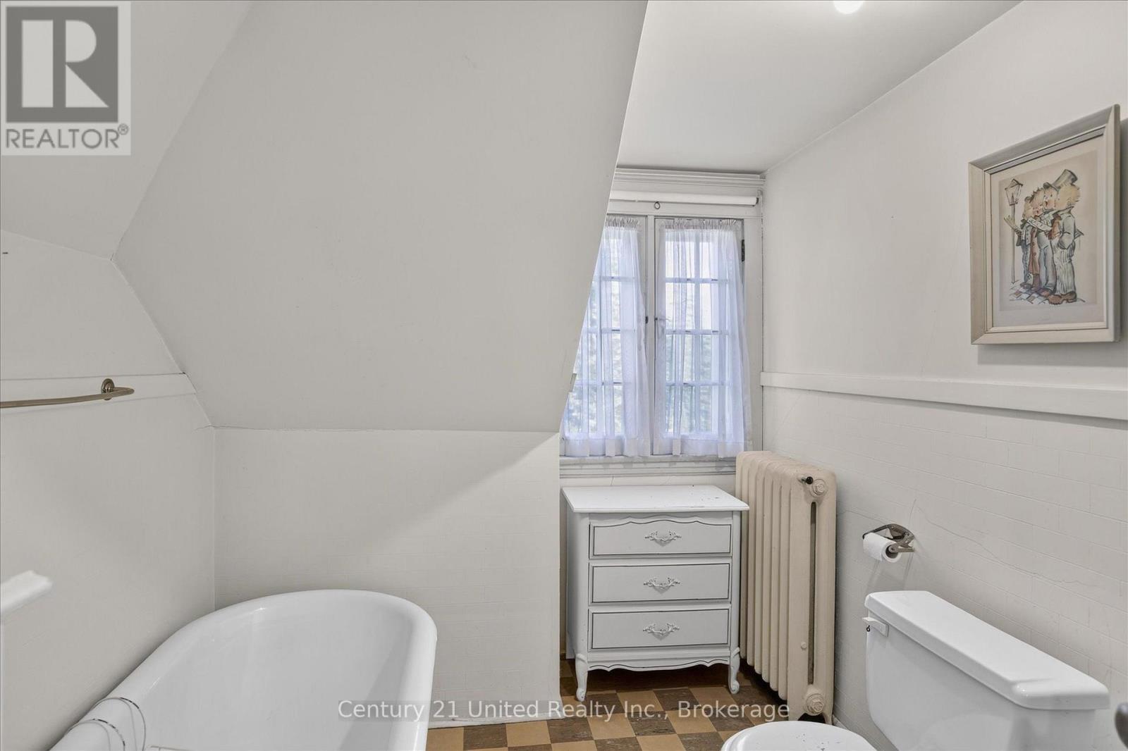 498 WELLER STREET - 33