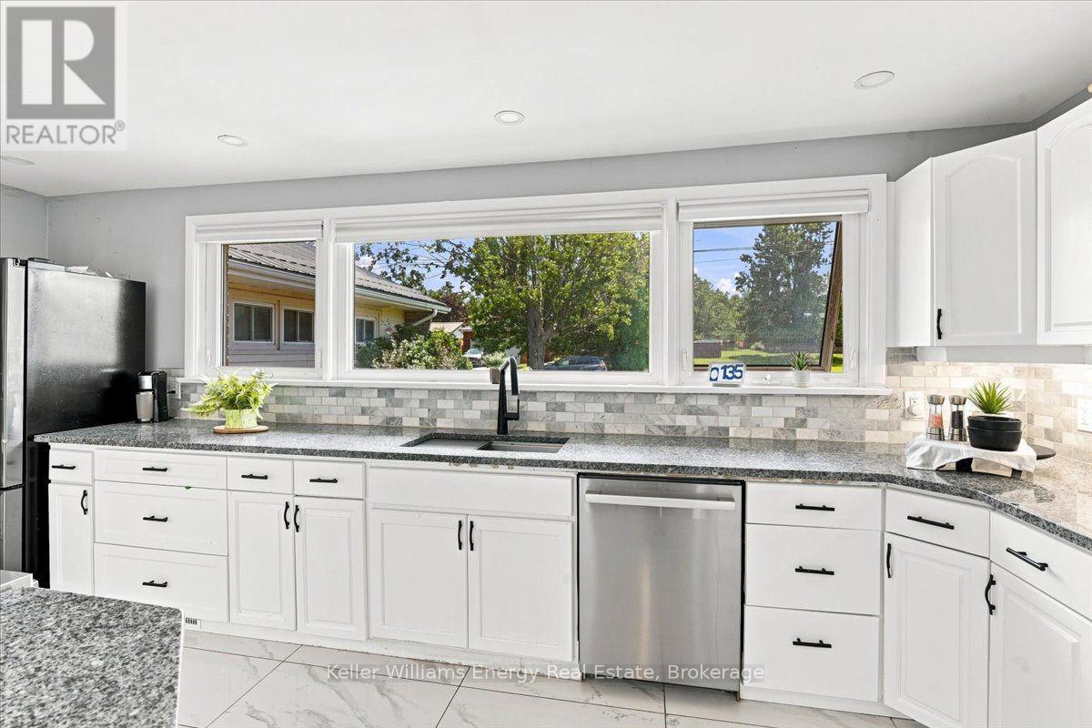 778 HEWITT DRIVE - 25