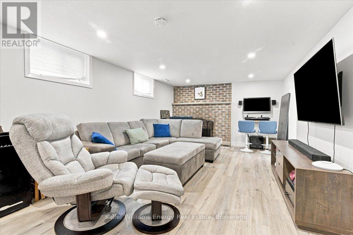 778 HEWITT DRIVE - Image 32