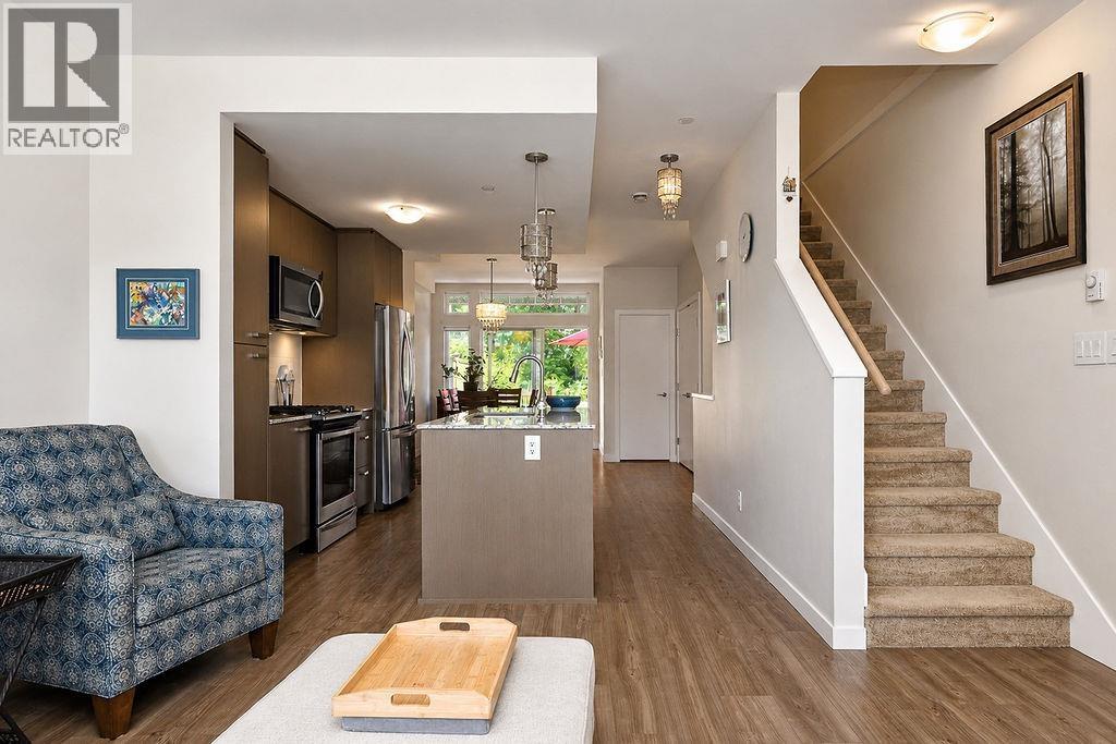 5902 BEACHGATE LANE, Sechelt