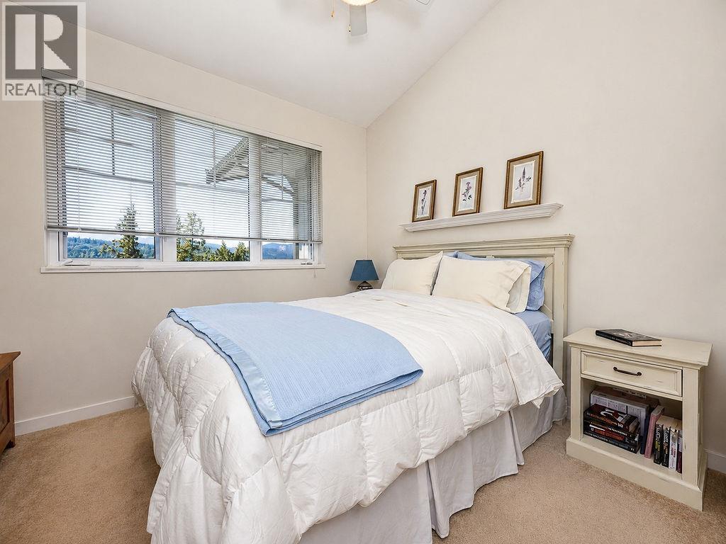 5902 BEACHGATE LANE, Sechelt