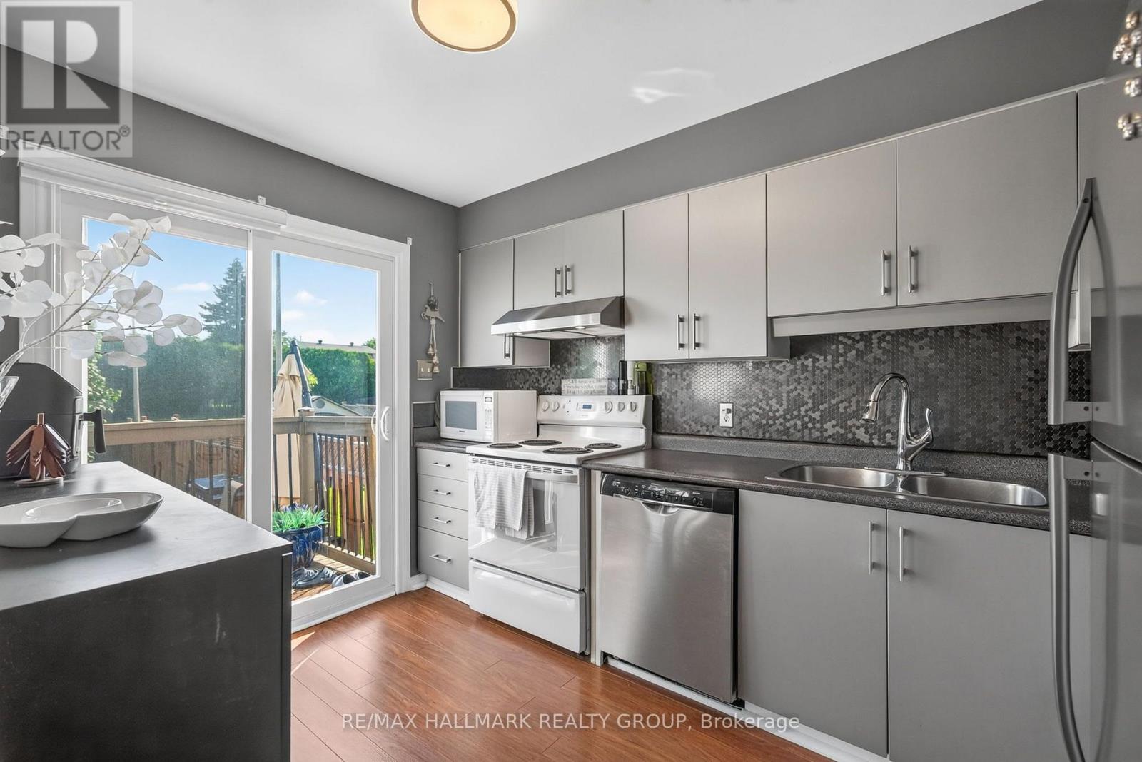 3 Bed, 2 Bath House for Sale in Ottawa – 1655 GREYWOOD DRIVE, Ottawa – MLS# X13666336 - Image 13