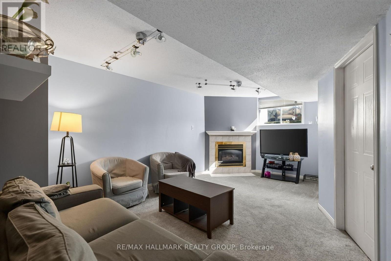 1655 GREYWOOD DRIVE - 26