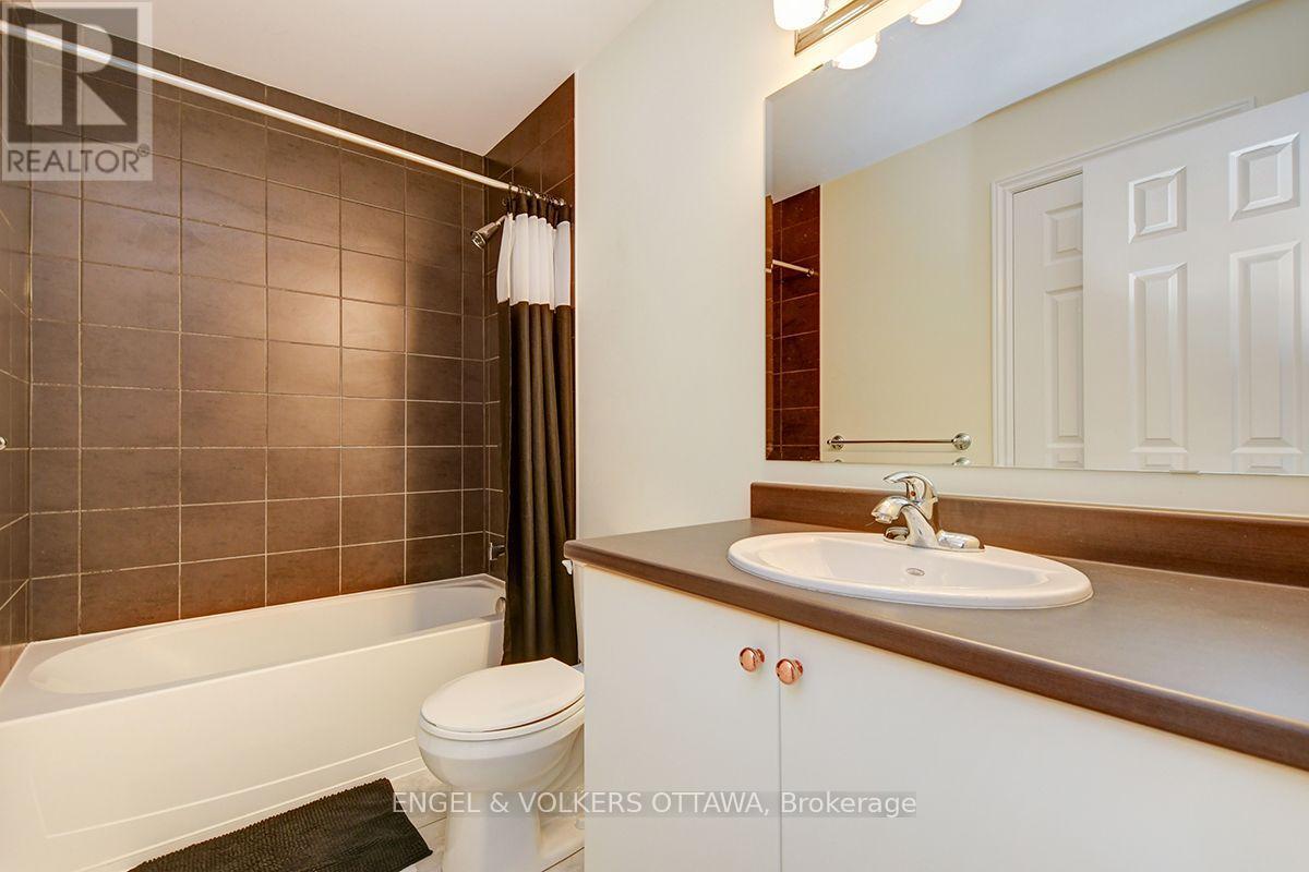 3 Bed, 3 Bath House for Sale in Ottawa – 561 PETRICHOR CRESCENT, Ottawa – MLS# X13666410 - Image 17