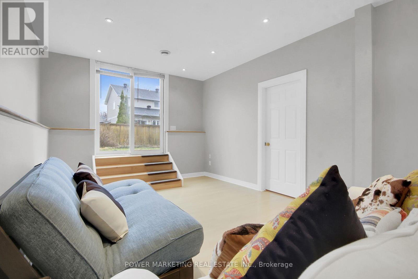 181 MOUNTSHANNON DRIVE - 35