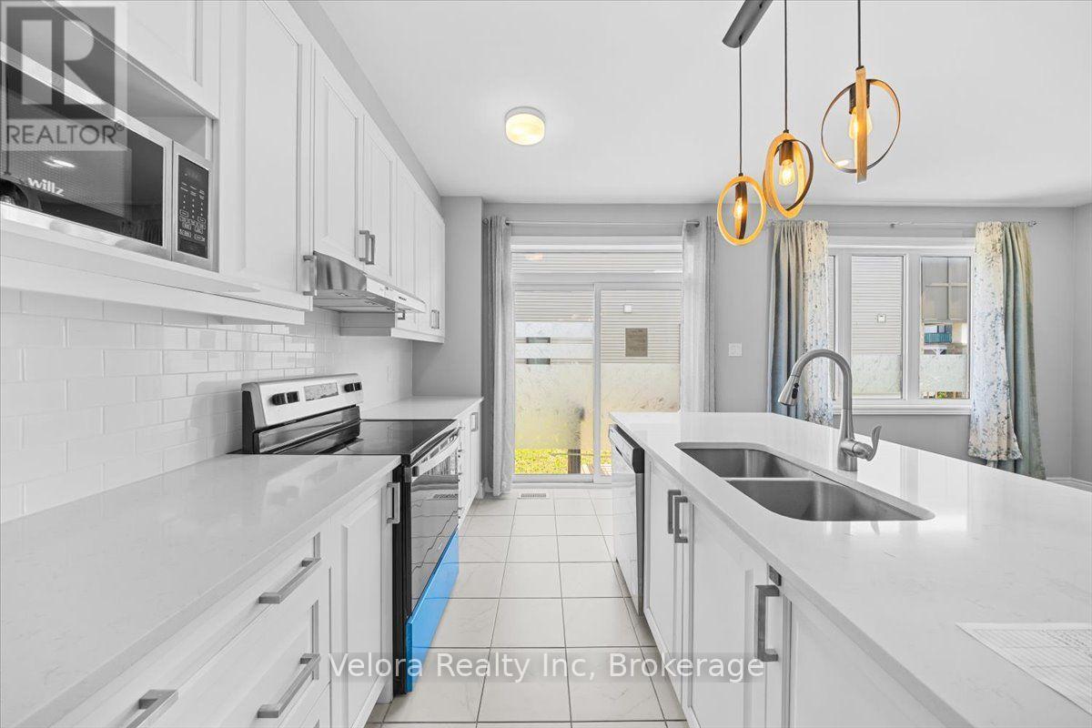 3 Bed, 3 Bath House for Sale in Ottawa – 557 FLAGSTAFF DRIVE, Ottawa – MLS# X13666522 - Image 14