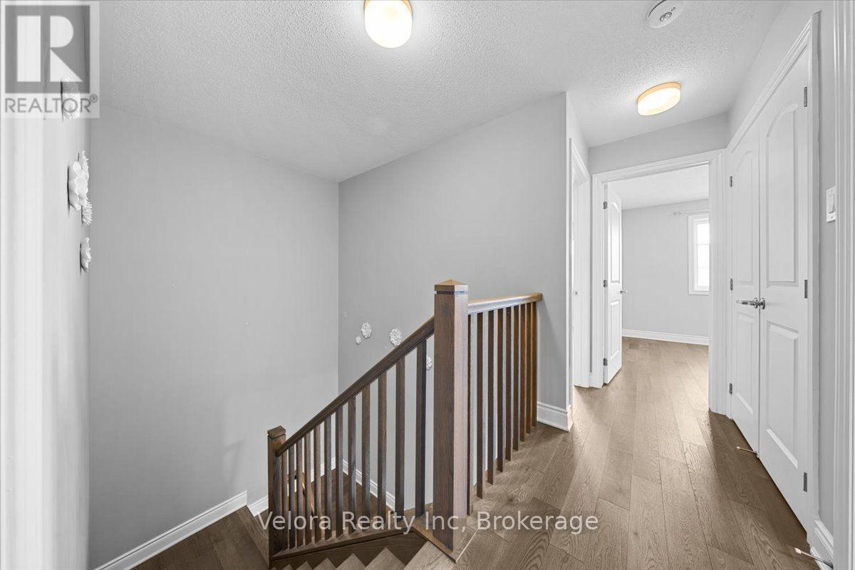 3 Bed, 3 Bath House for Sale in Ottawa – 557 FLAGSTAFF DRIVE, Ottawa – MLS# X13666522 - Image 22
