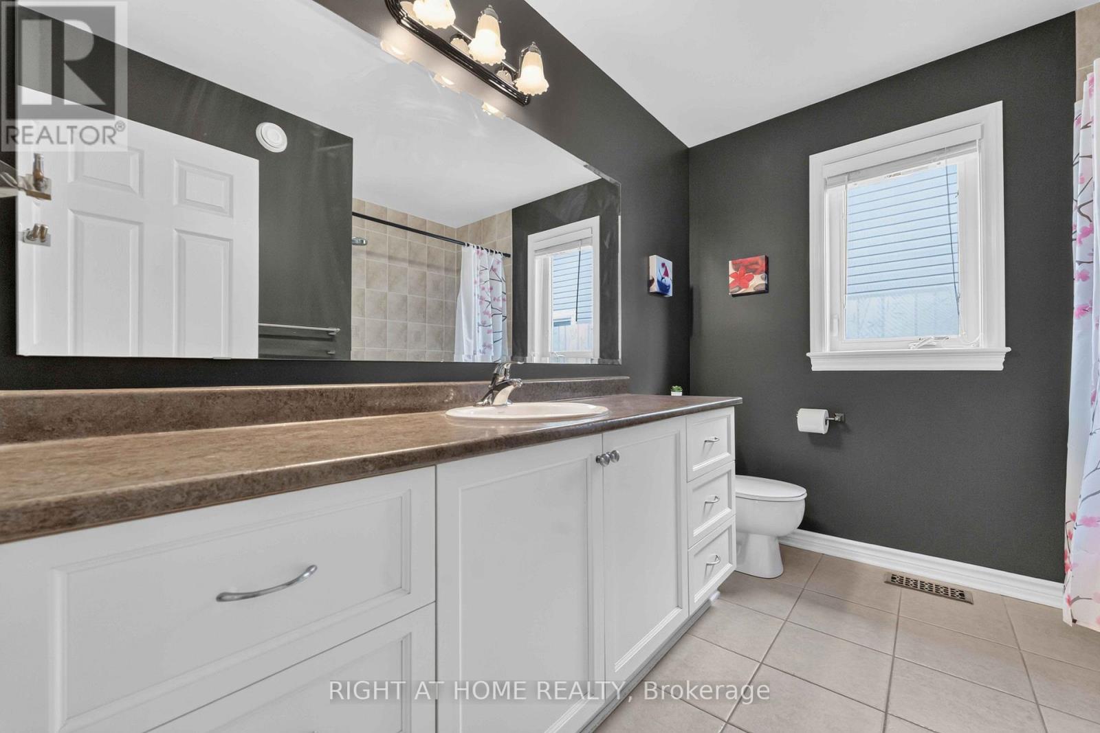 4 Bed, 3 Bath House for Sale in Ottawa – 168 STEEPLE CHASE DRIVE, Ottawa – MLS# X13666542 - Image 23