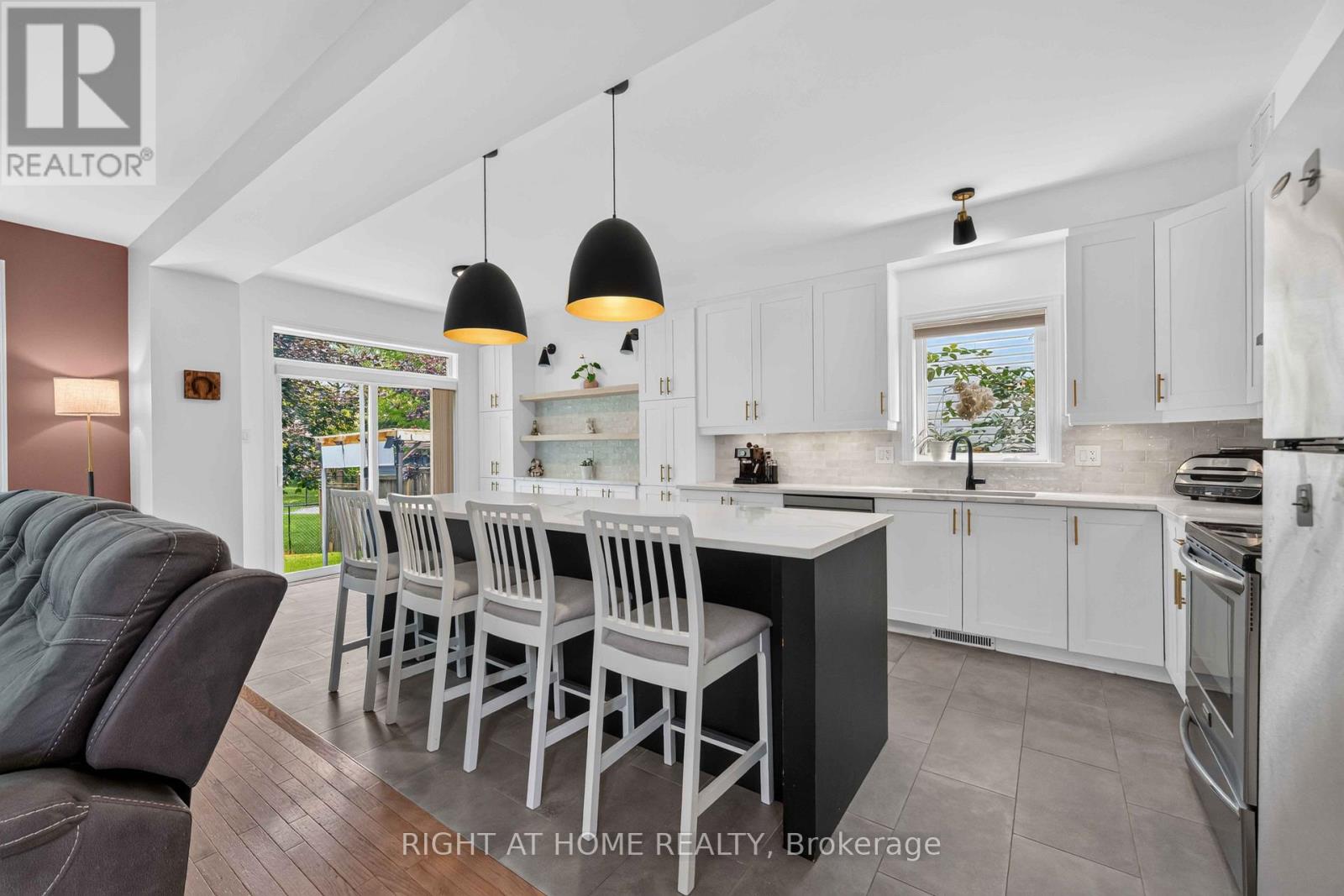 4 Bed, 3 Bath House for Sale in Ottawa – 168 STEEPLE CHASE DRIVE, Ottawa – MLS# X13666542 - Image 9