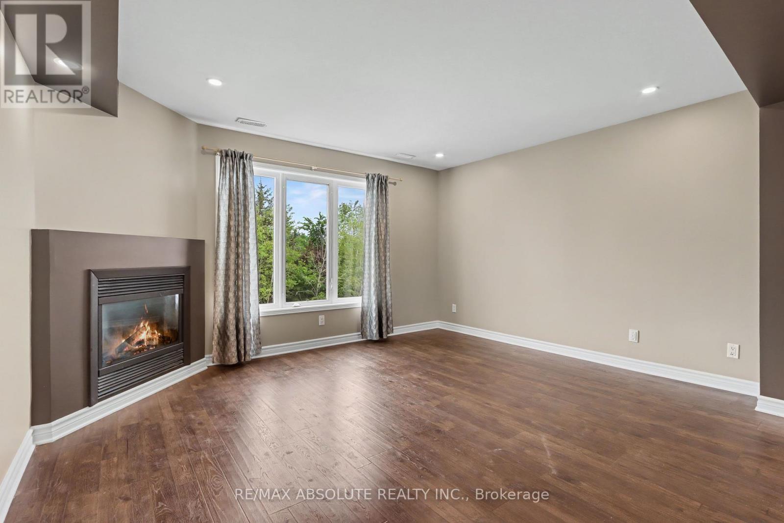 294 CRESTHAVEN DRIVE - 3