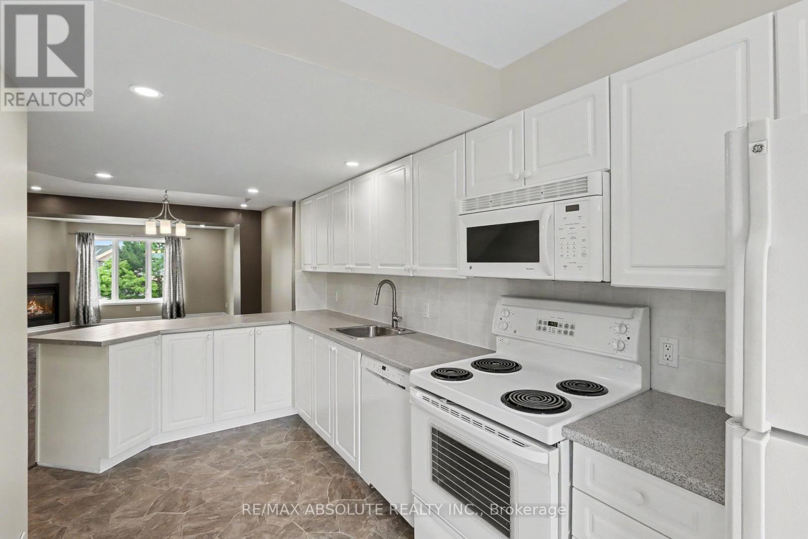 294 CRESTHAVEN DRIVE - 7