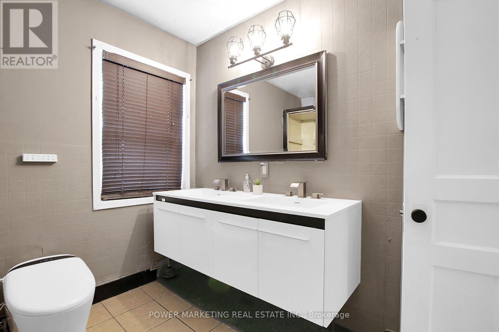 28 MONTAGUE STREET - Image 32