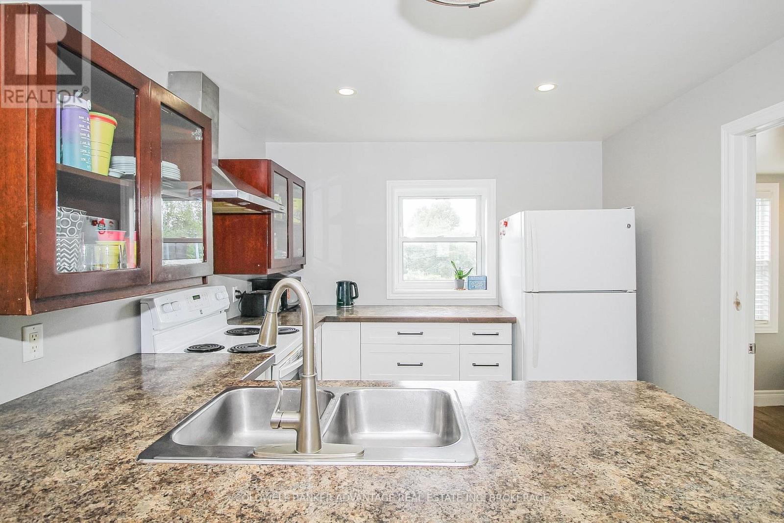 3747 BOWEN ROAD - 9