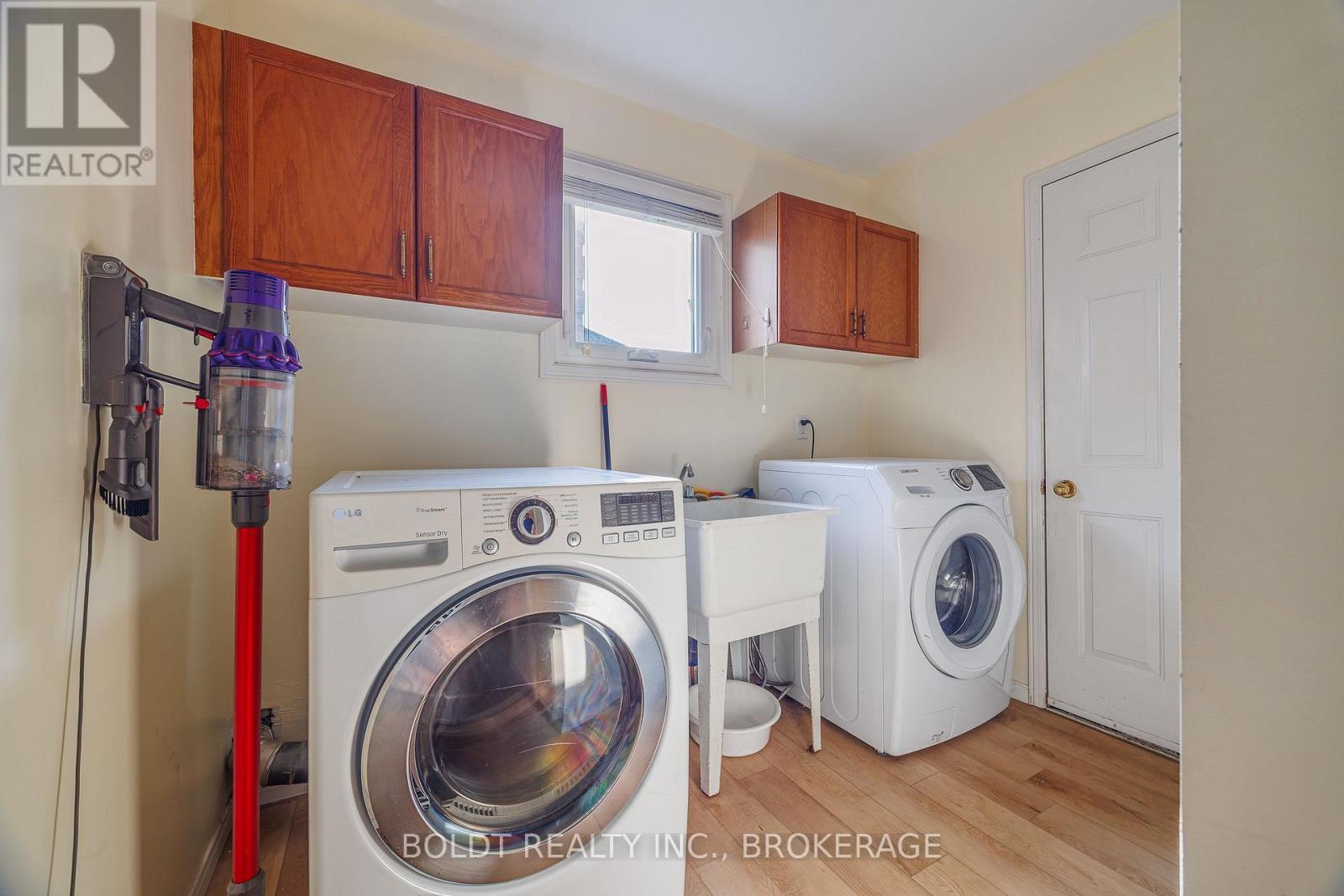64 CARMINE CRESCENT - 15