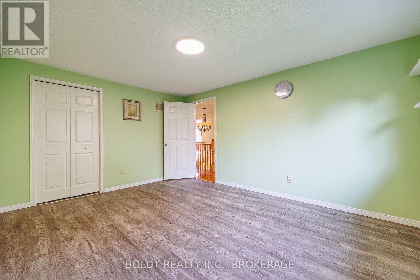 64 CARMINE CRESCENT - Image 20