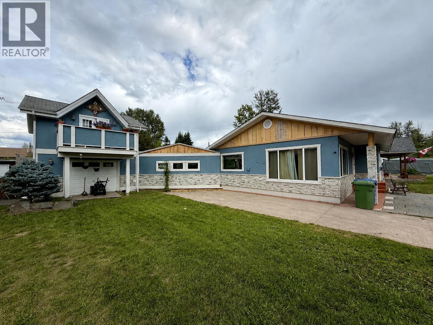 3672 BROADWAY Avenue, Smithers