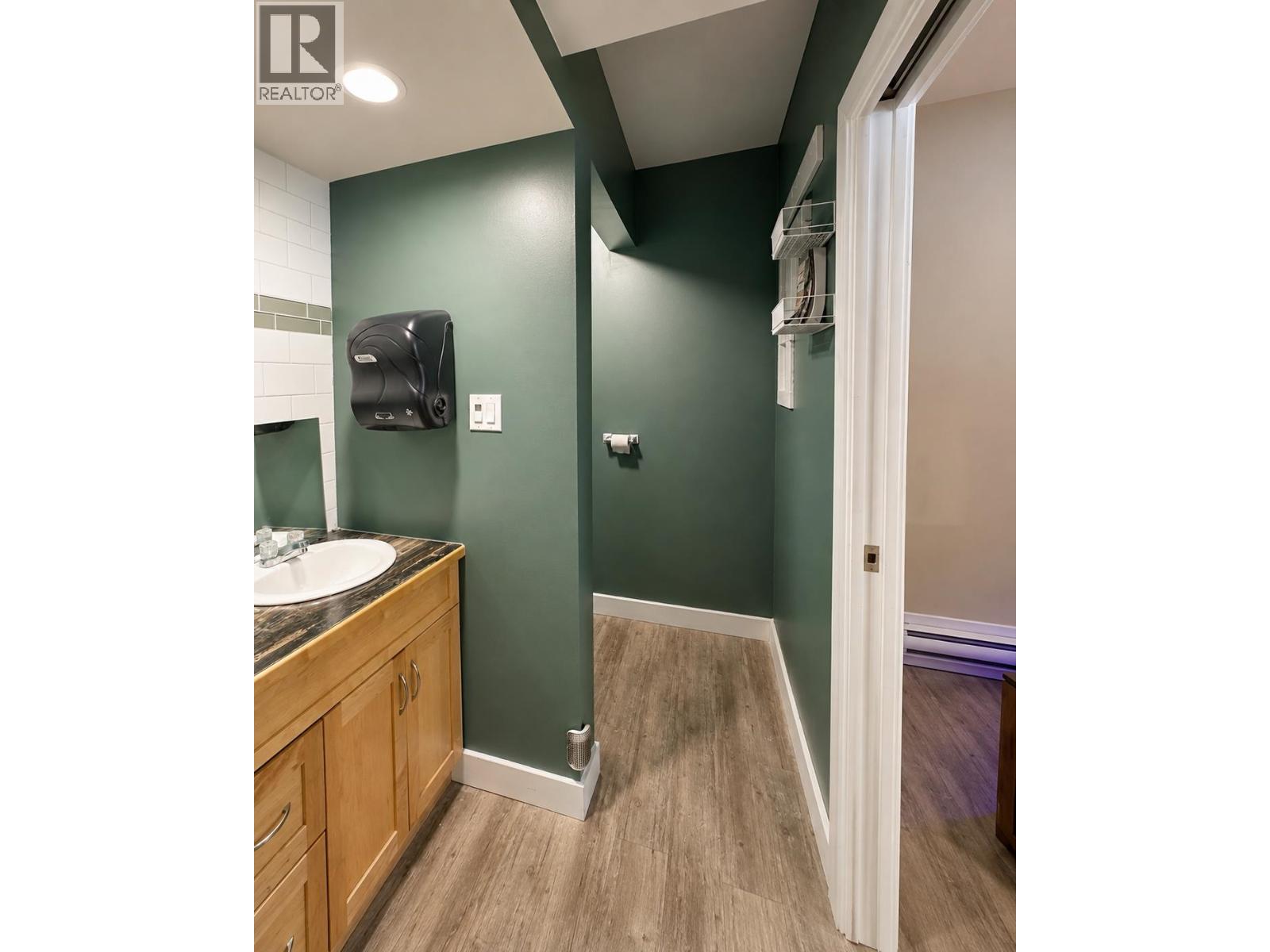 3672 BROADWAY Avenue, Smithers