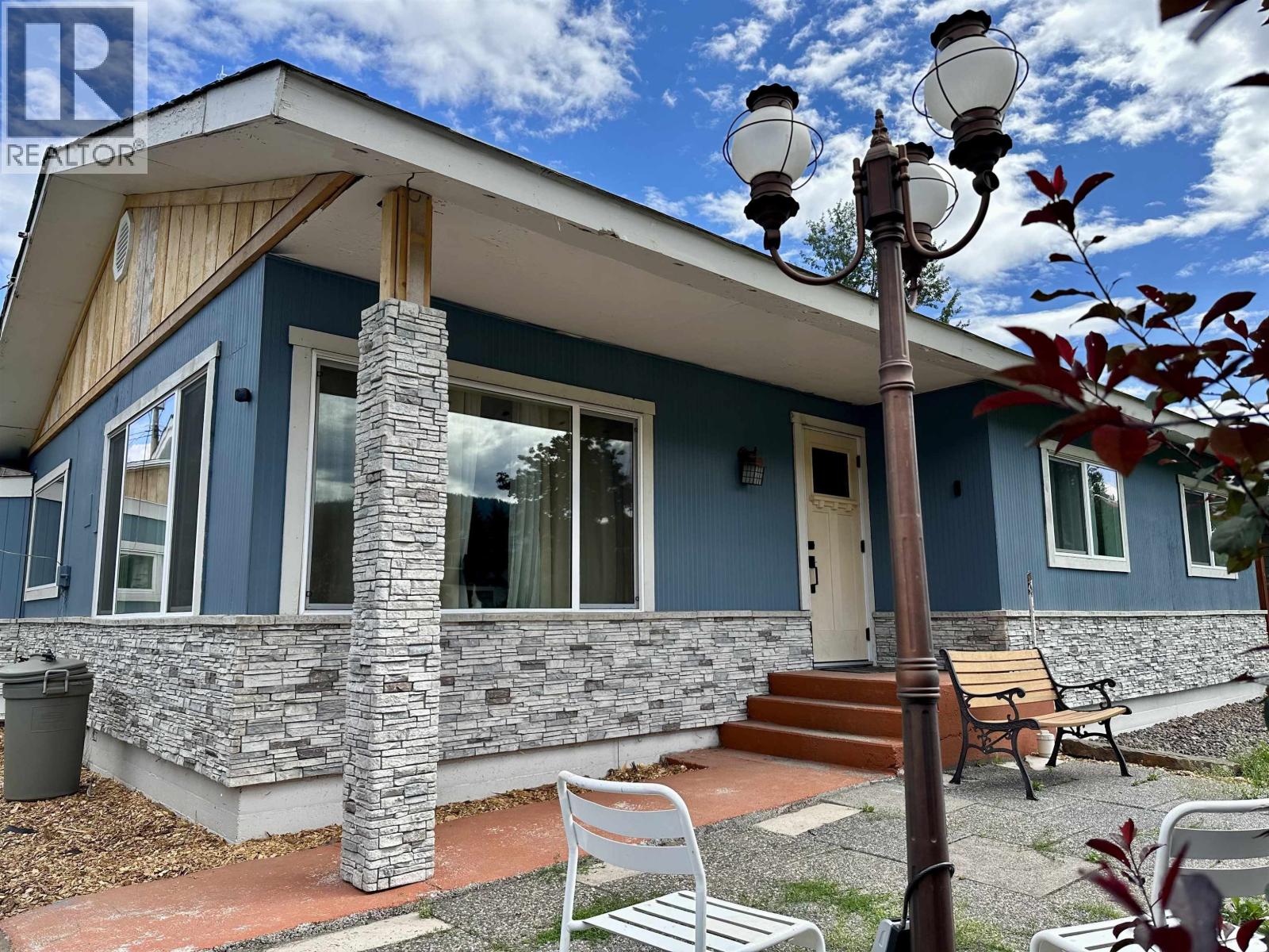 3672 BROADWAY Avenue, Smithers