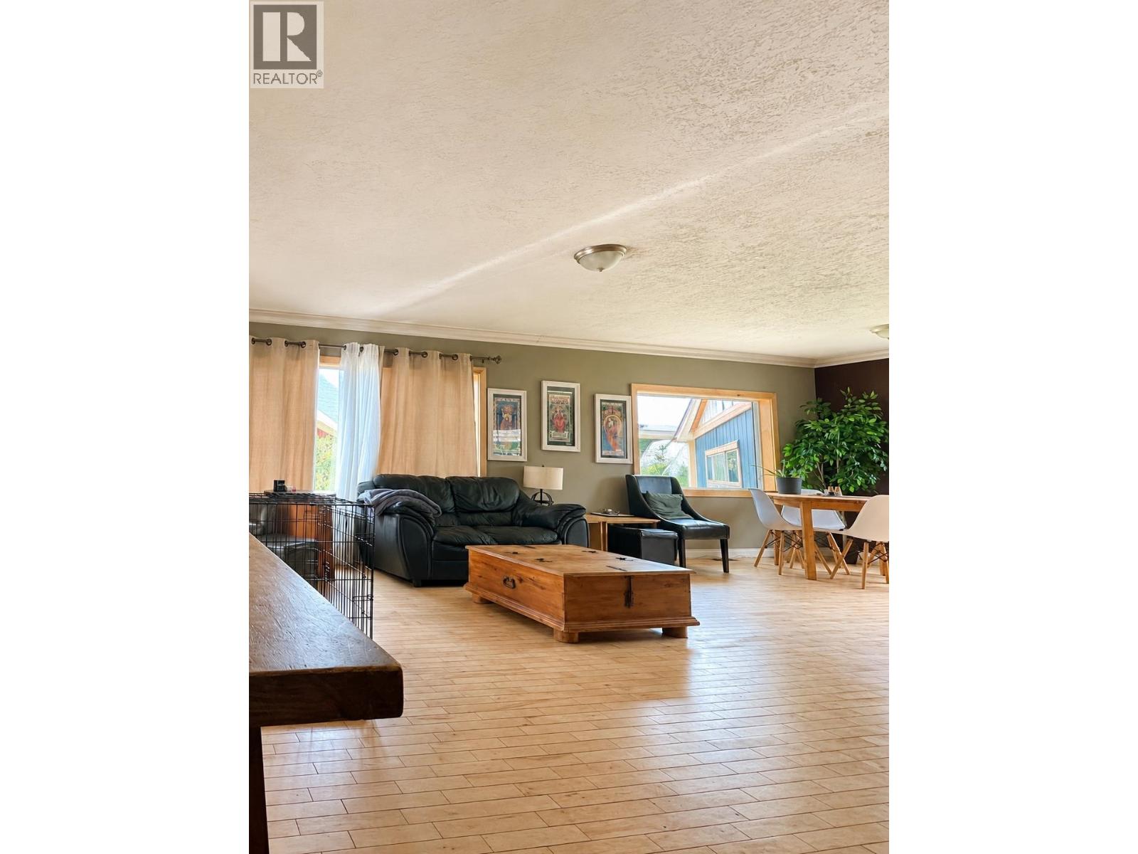 3672 BROADWAY Avenue, Smithers