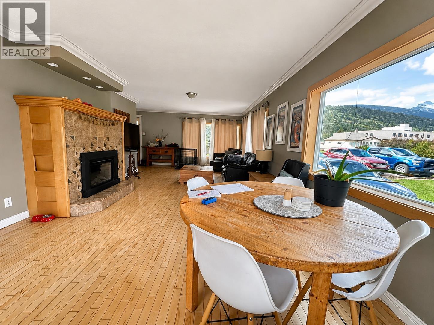 3672 BROADWAY Avenue, Smithers