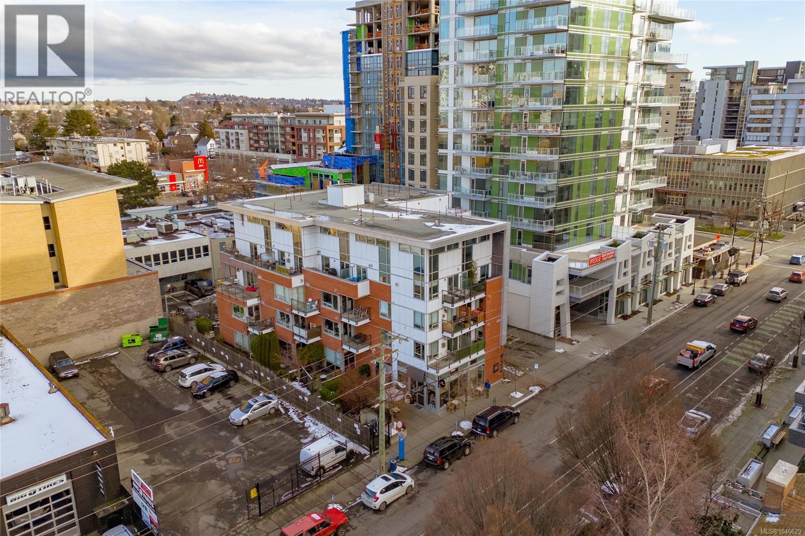 303 932 Johnson Street, Victoria
