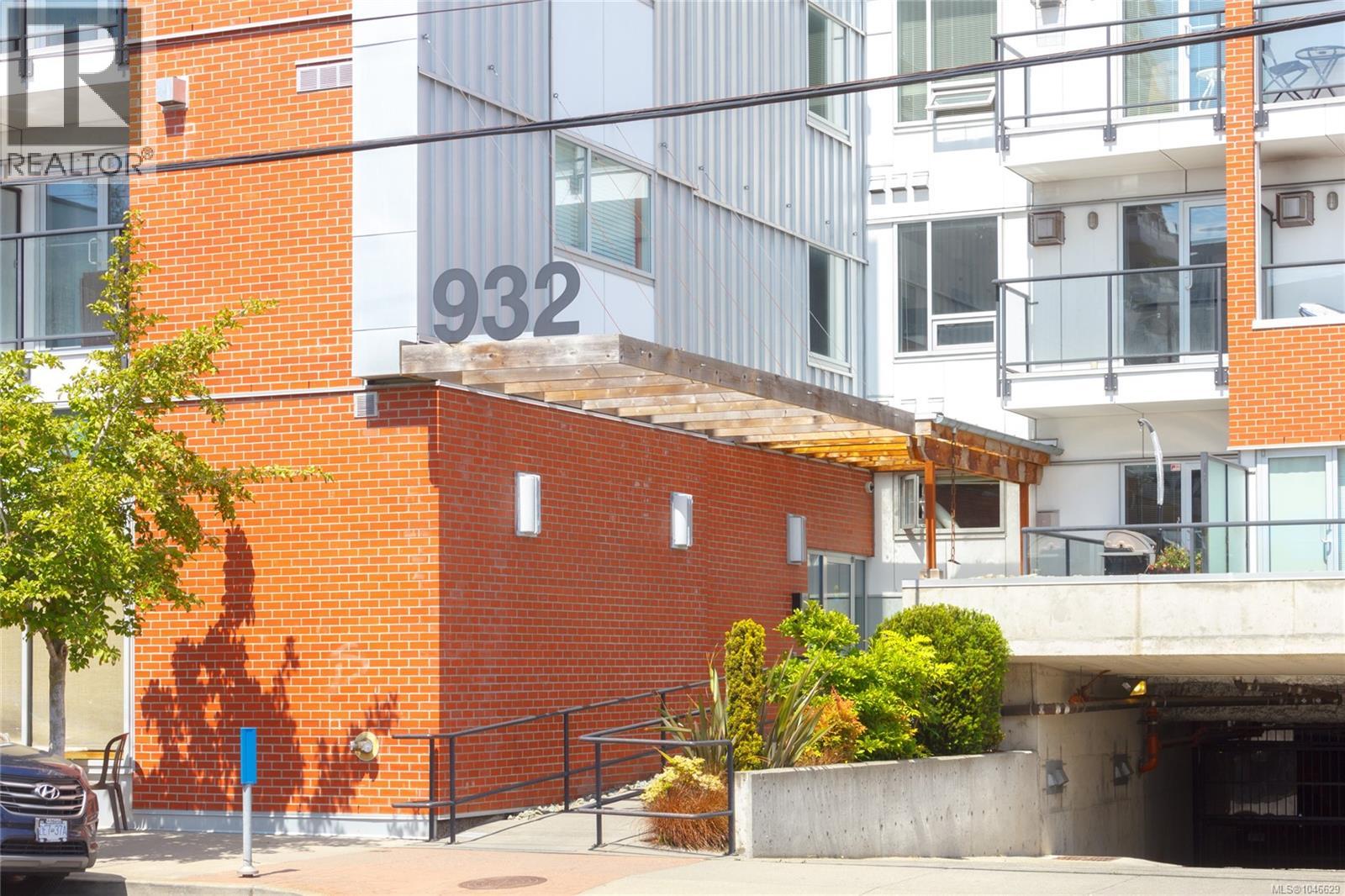 303 932 Johnson Street, Victoria