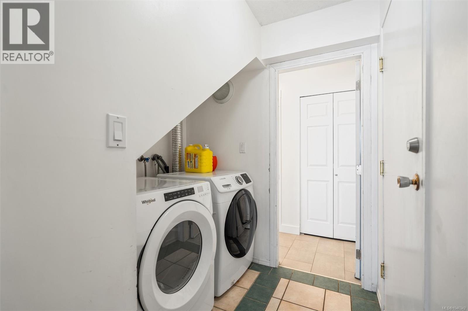 1143 Lindsay Pl - Image 58
