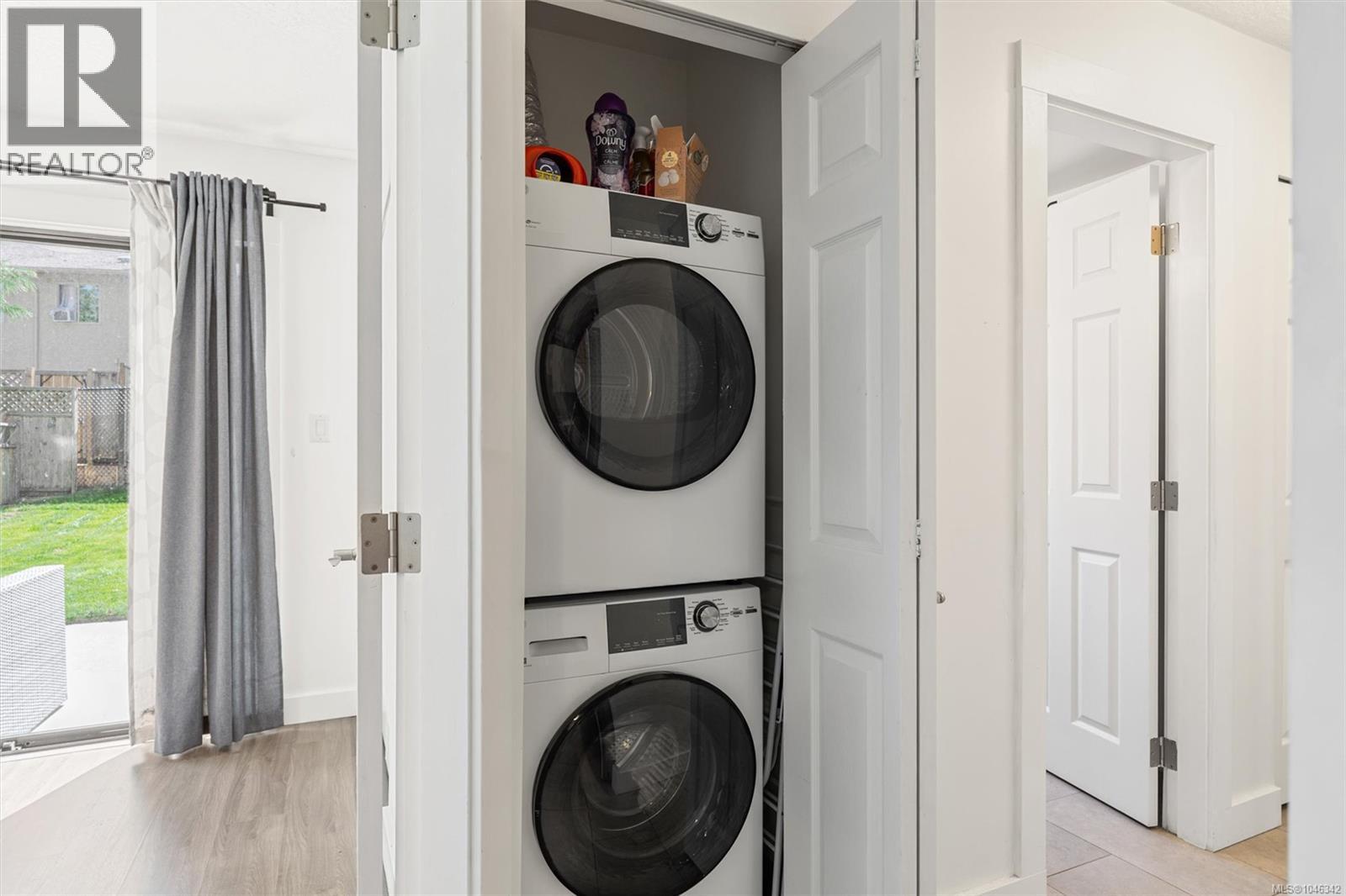 1143 Lindsay Pl - 69