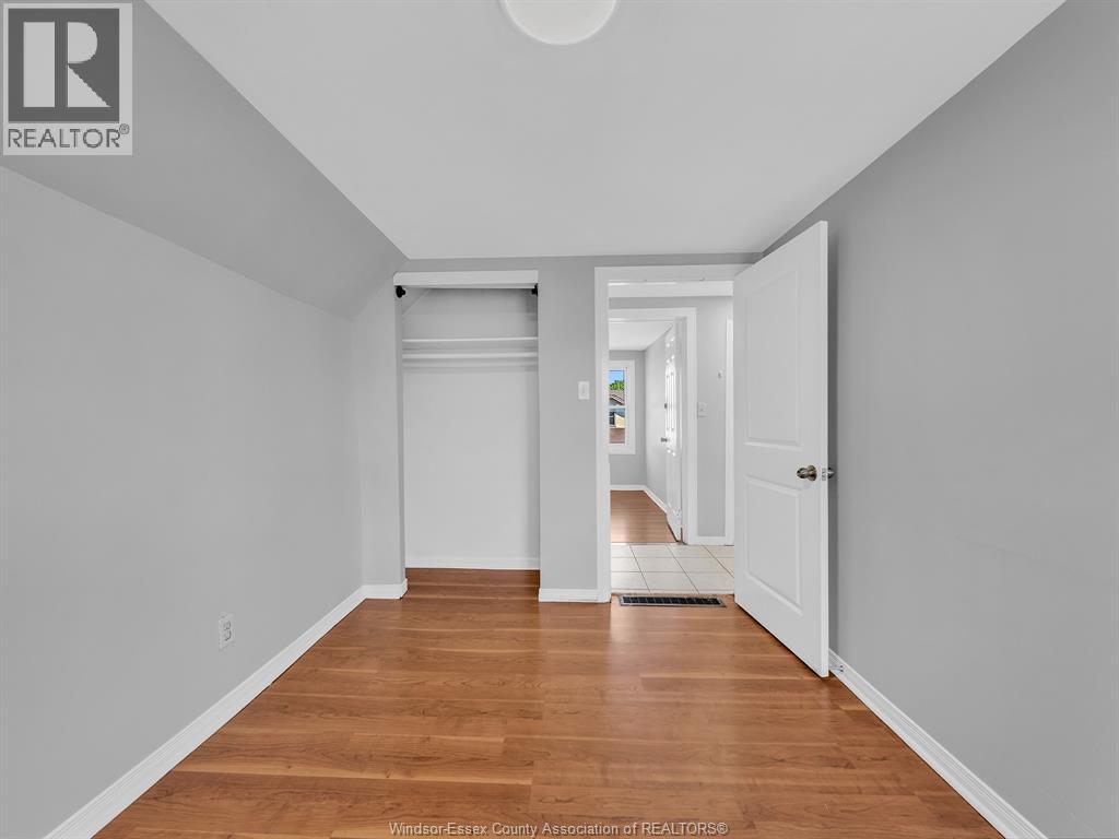 1153 UNIVERSITY - 17