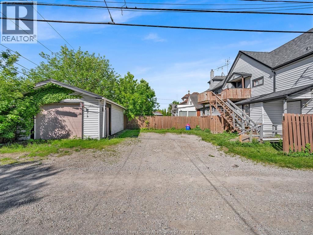 1153 UNIVERSITY - 25