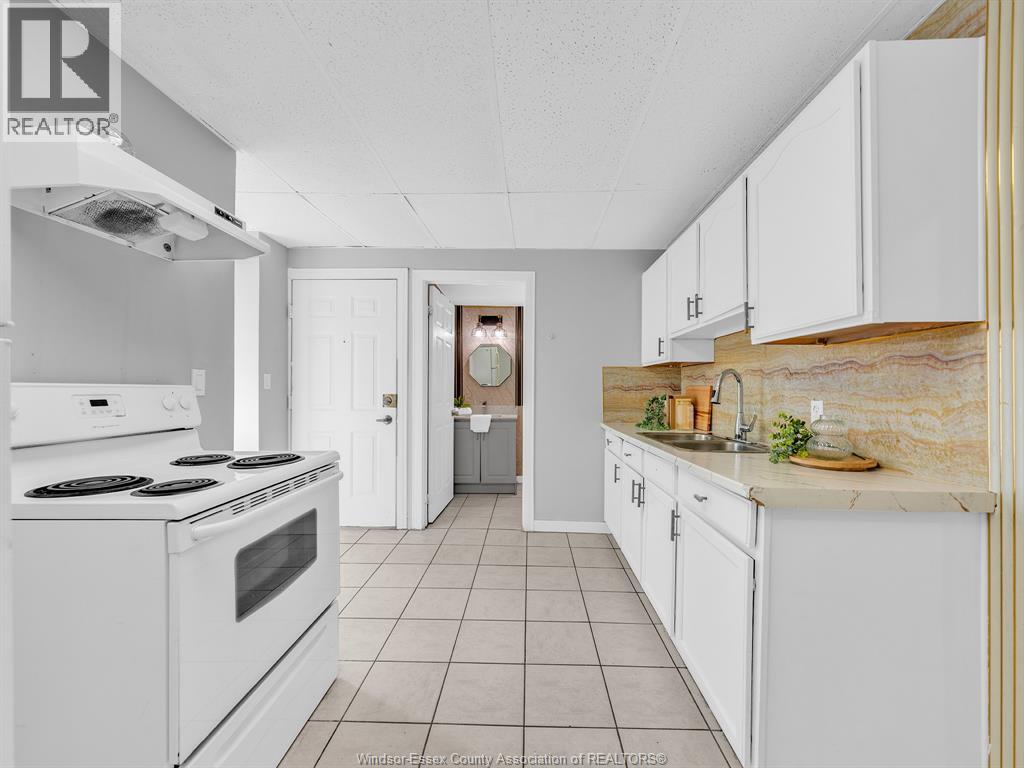 1153 UNIVERSITY - 6