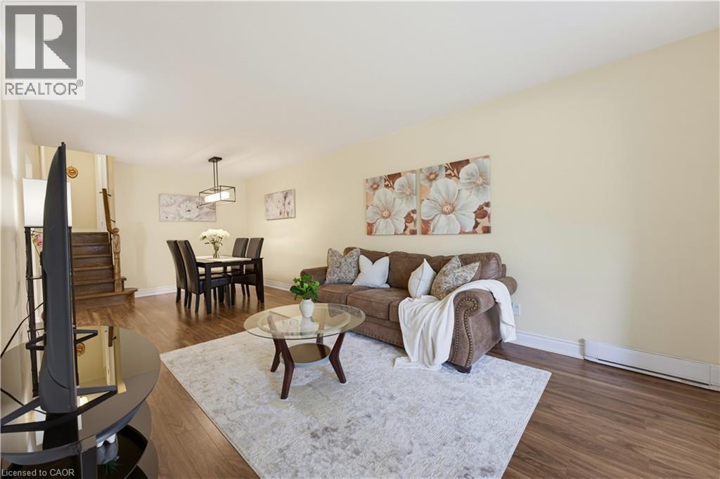 475 KINGSCOURT Drive Unit# A — photo 3
