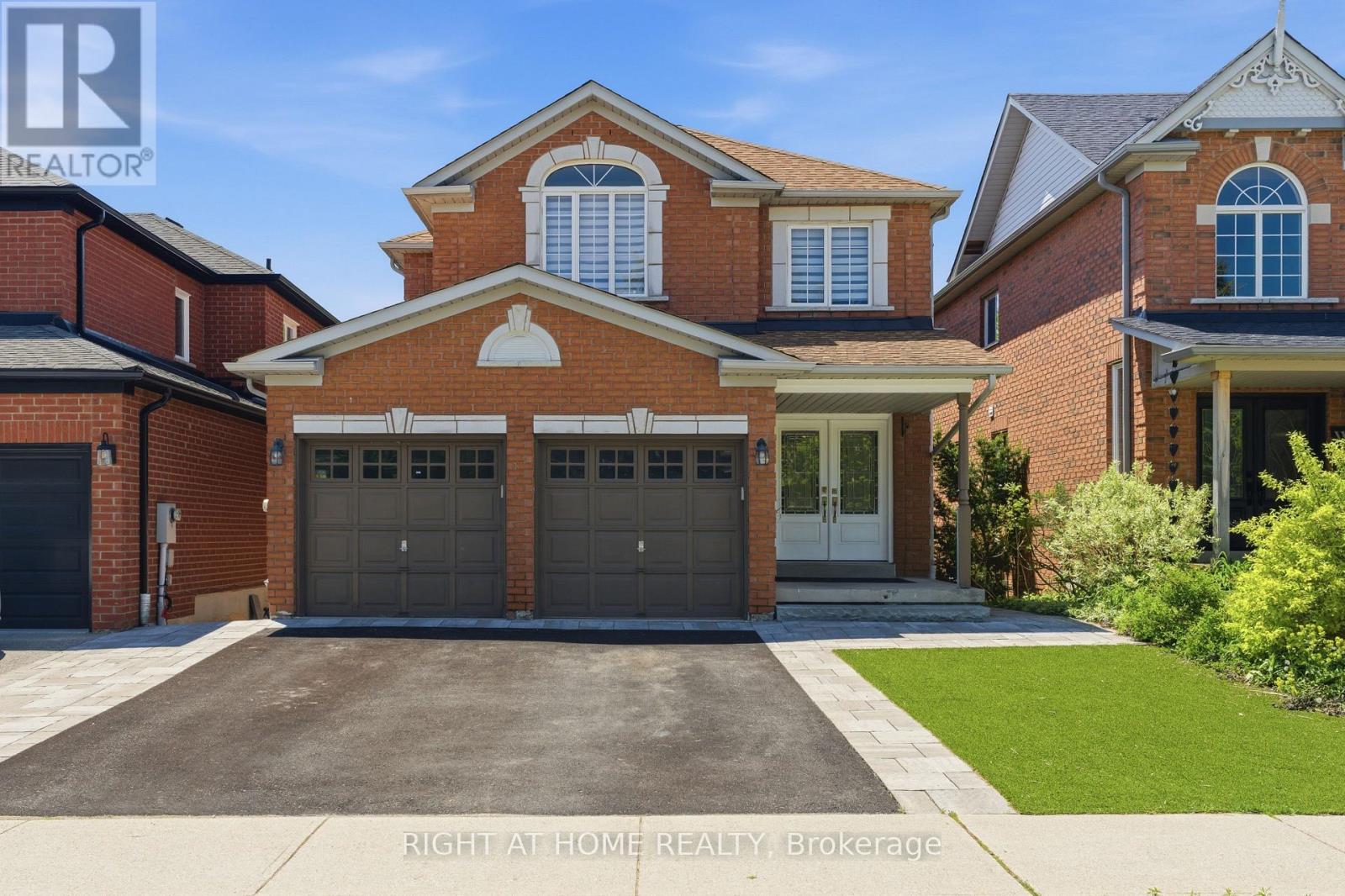 182 MOWAT CRESCENT - 43