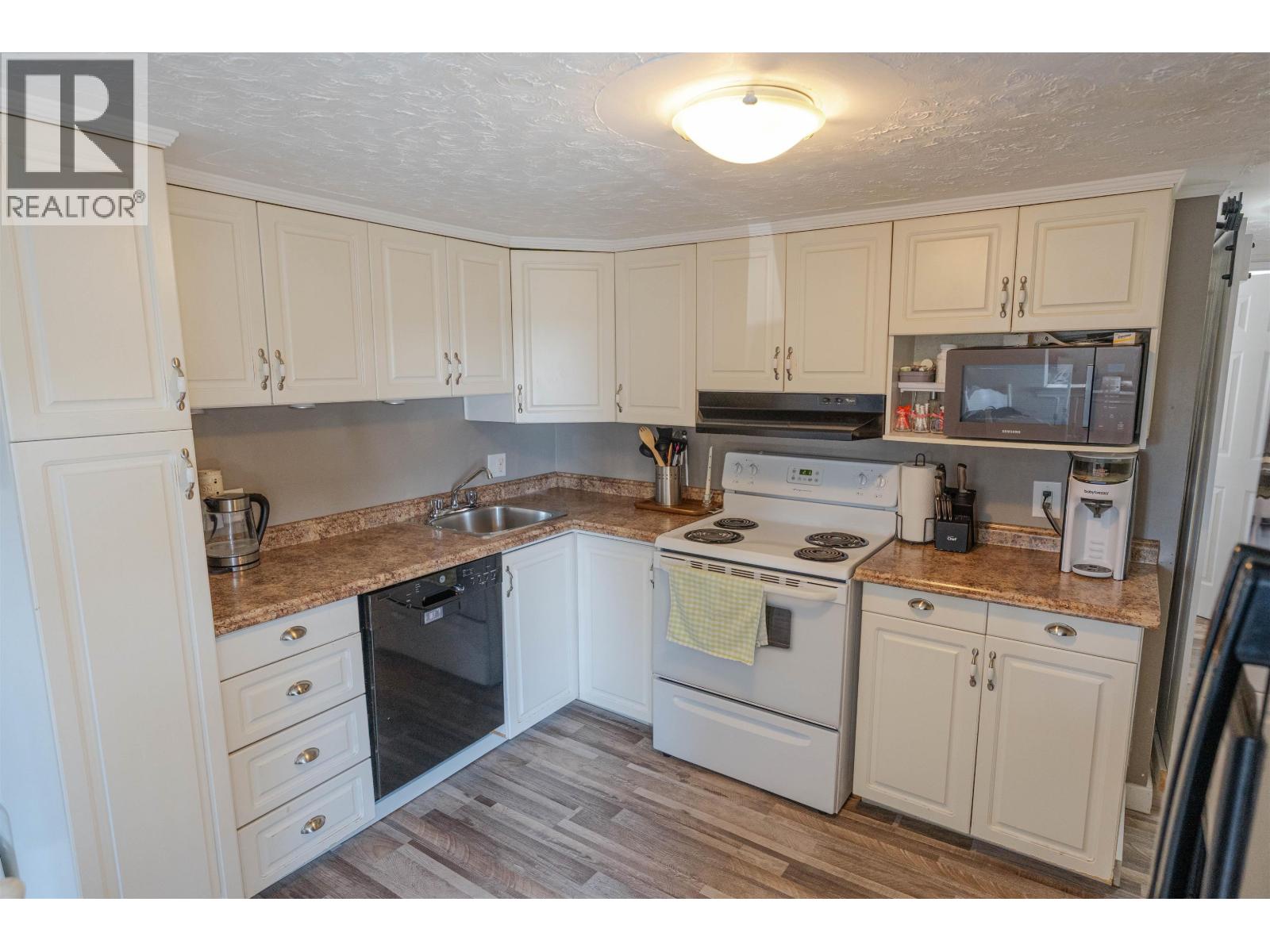 #126 8420 ALASKA ROAD - 3