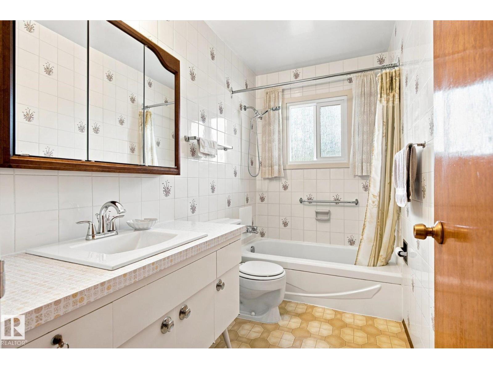 16111 88A AV NW - Image 14