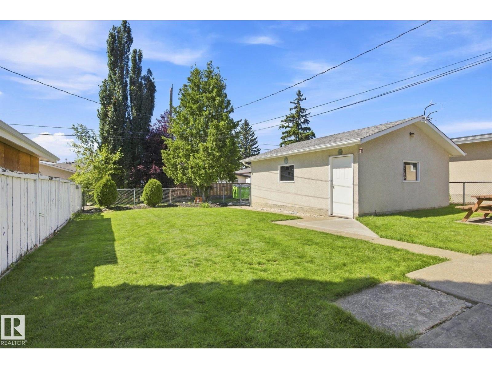 16111 88A AV NW - 29