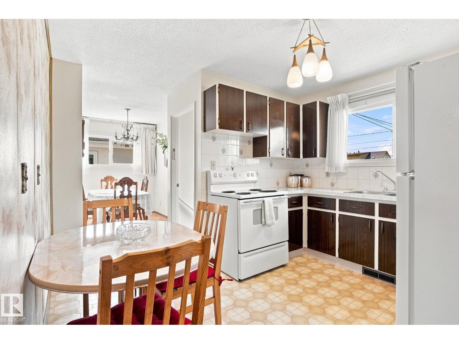 16111 88A AV NW - Image 8