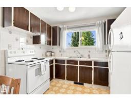 Recreation room - 16111 88a Av Nw, Edmonton, AB T5R4N5 Photo 9