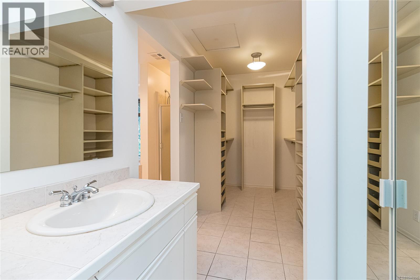  2680 Arbutus Road, Saanich