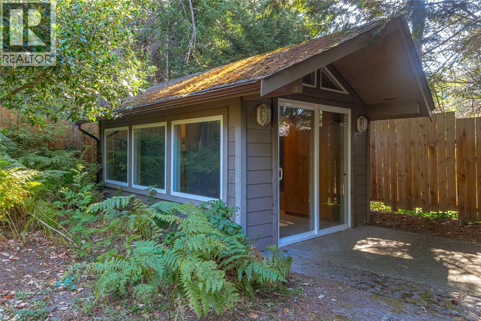  2680 Arbutus Road, Saanich