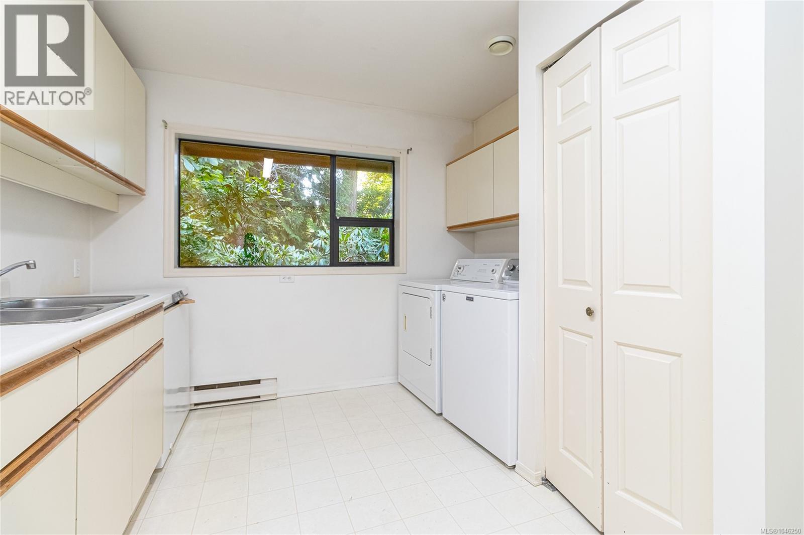 2680 Arbutus Road, Saanich