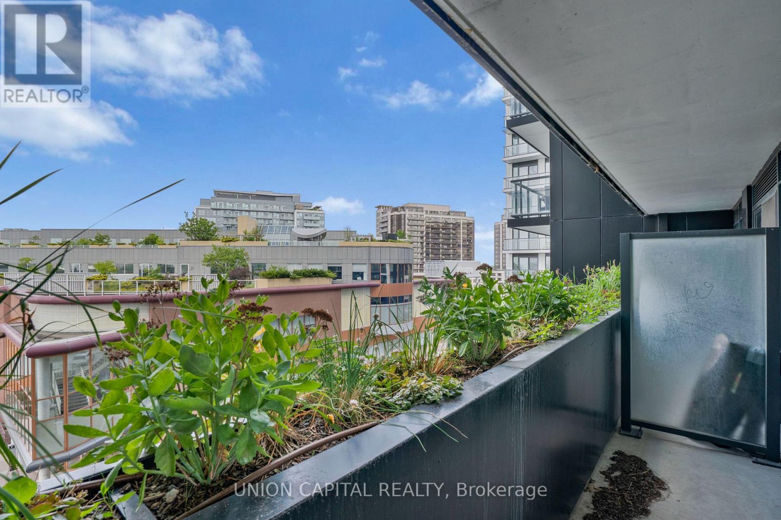 #635 1100 SHEPPARD AVENUE W - 19